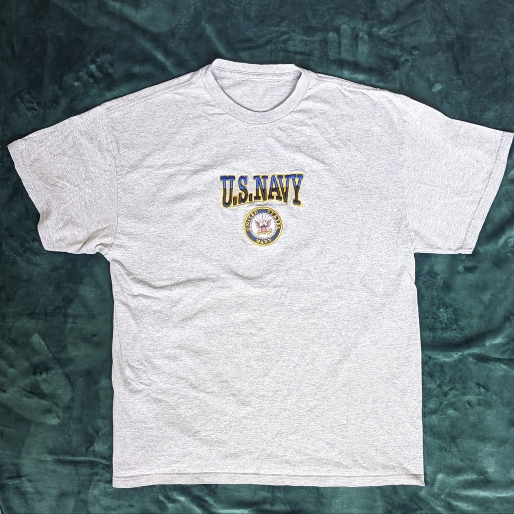 United States Navy Men's L Embroidered T-Shirt Made in the USA Navy Seal Tagless
